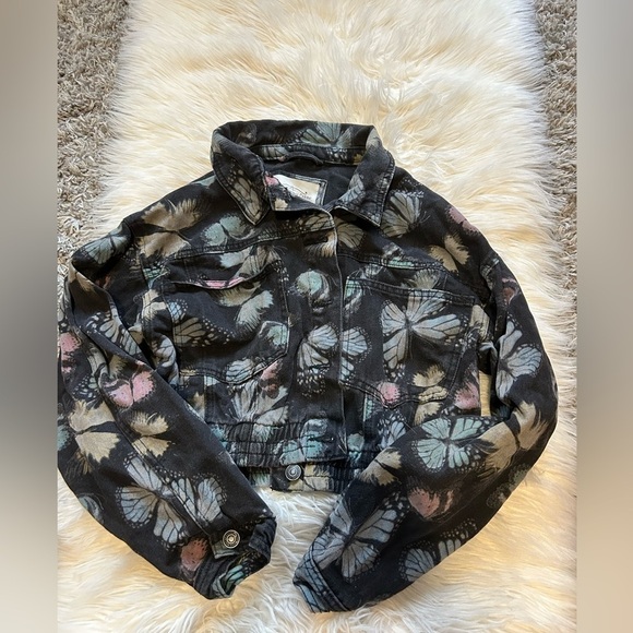 Black Butterfly Print Cropped Jacket - Picture 1 of 1